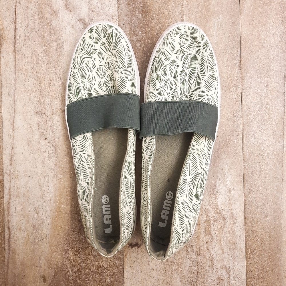 LAMO Green Palm Leaf Slip Ons 10